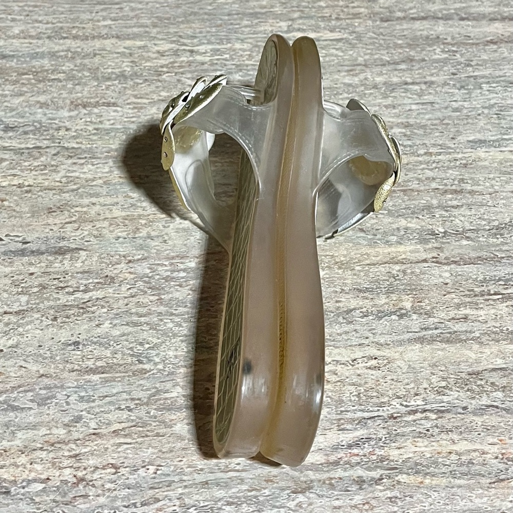 Stuart Weitzman gold and clear thong sandals with embossed blingy flower - Picture 5 of 12